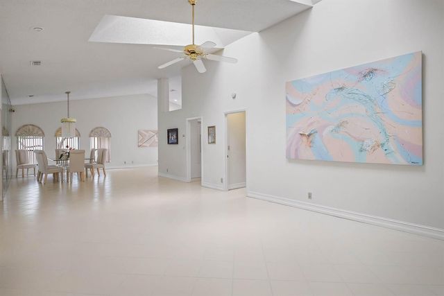 7003 GOLF POINTE Circle, Tamarac, FL 33321