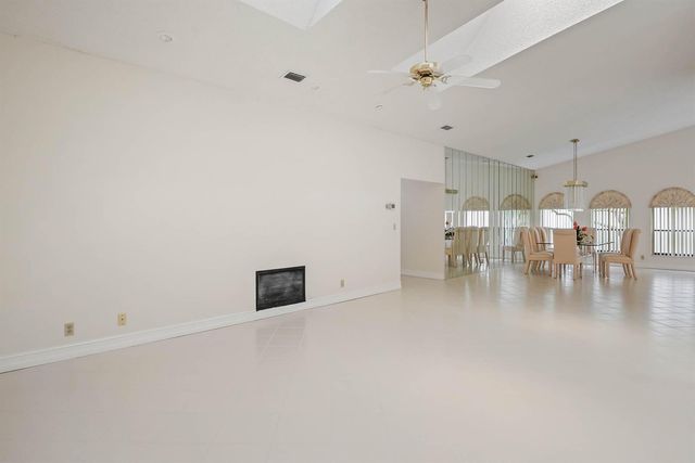7003 GOLF POINTE Circle, Tamarac, FL 33321