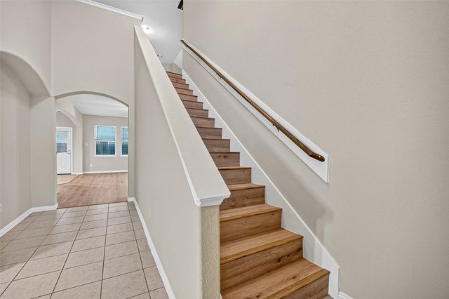 10015 Chase Court, Baytown, TX 77521