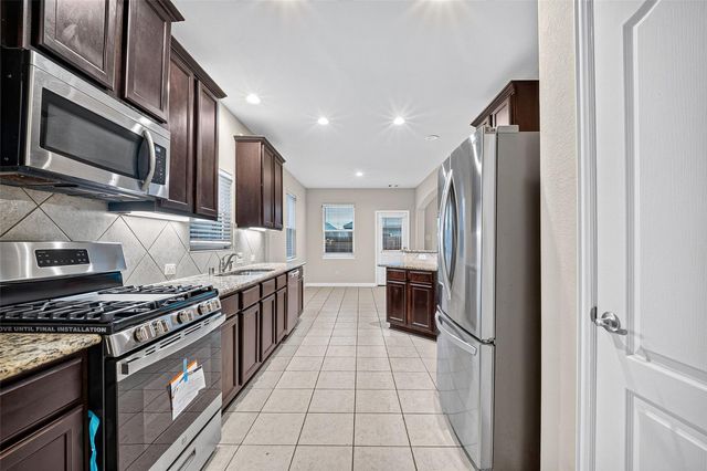 10015 Chase Court, Baytown, TX 77521