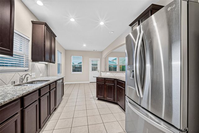 10015 Chase Court, Baytown, TX 77521
