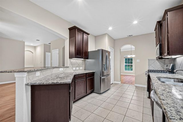 10015 Chase Court, Baytown, TX 77521