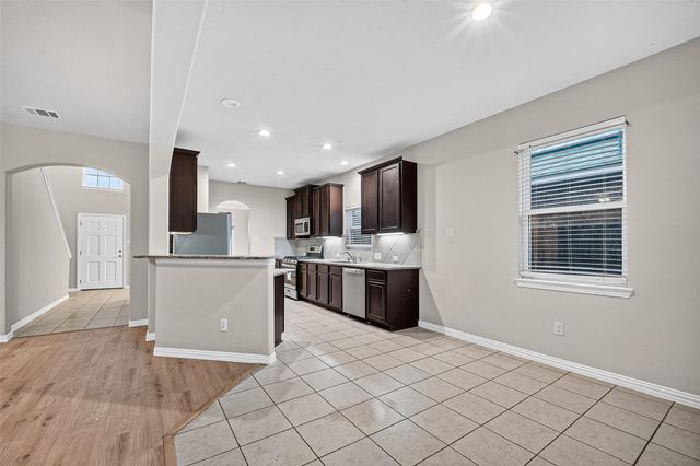 10015 Chase Court, Baytown, TX 77521