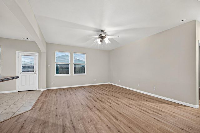 10015 Chase Court, Baytown, TX 77521