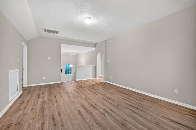10015 Chase Court, Baytown, TX 77521