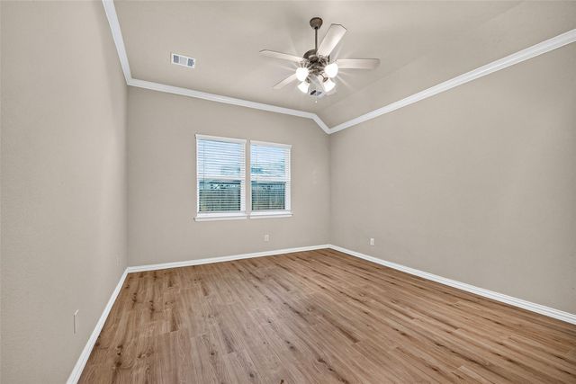 10015 Chase Court, Baytown, TX 77521
