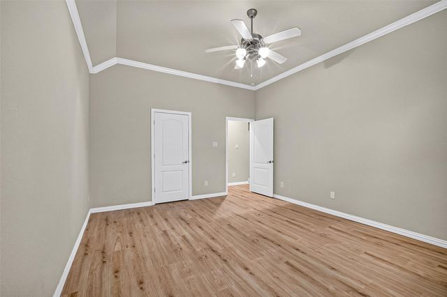 10015 Chase Court, Baytown, TX 77521
