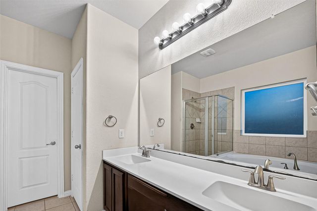 10015 Chase Court, Baytown, TX 77521