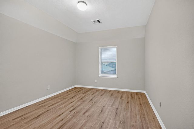 10015 Chase Court, Baytown, TX 77521