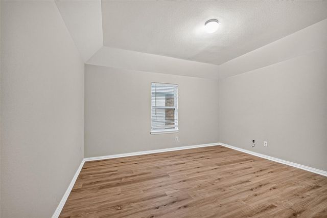 10015 Chase Court, Baytown, TX 77521
