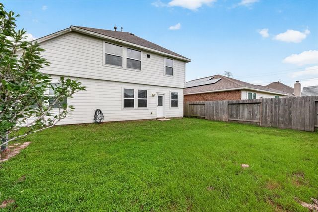 10015 Chase Court, Baytown, TX 77521