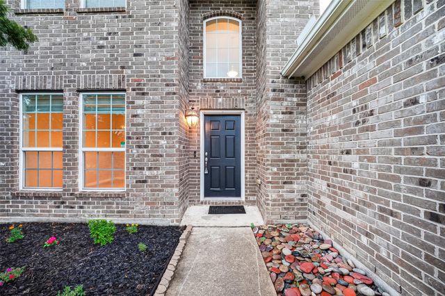 10015 Chase Court, Baytown, TX 77521