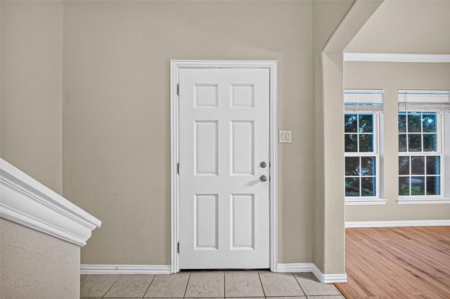 10015 Chase Court, Baytown, TX 77521