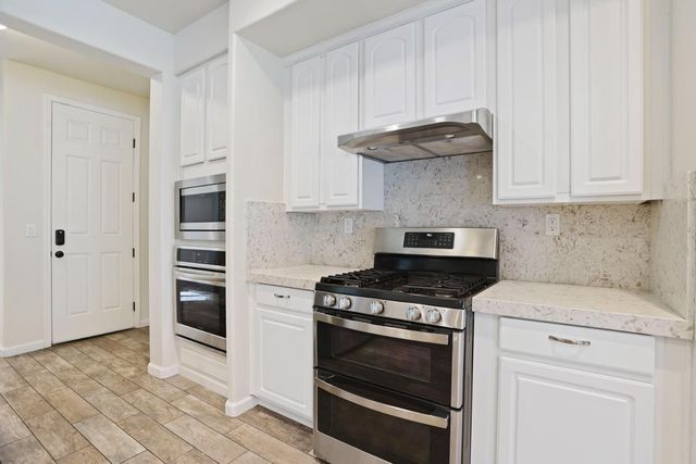 4001 Steamboat Cove Ln, Stockton, CA 95219