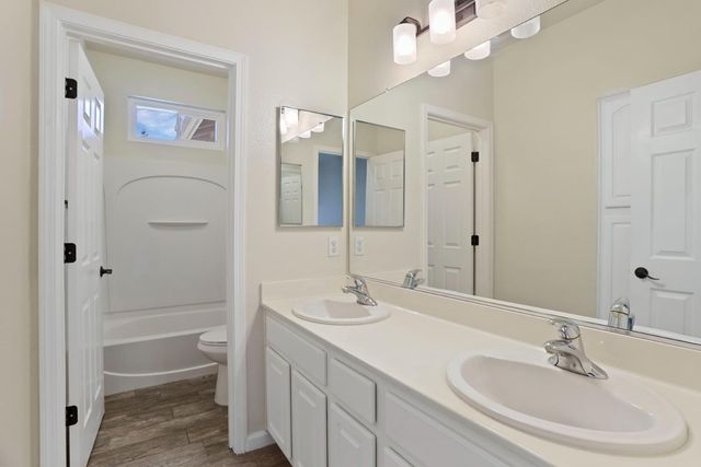 4001 Steamboat Cove Ln, Stockton, CA 95219