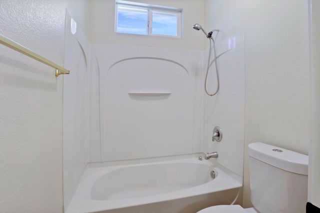 4001 Steamboat Cove Ln, Stockton, CA 95219