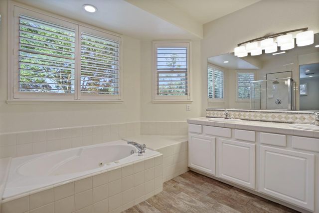 4001 Steamboat Cove Ln, Stockton, CA 95219