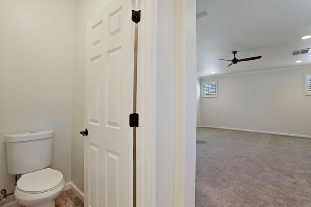 4001 Steamboat Cove Ln, Stockton, CA 95219