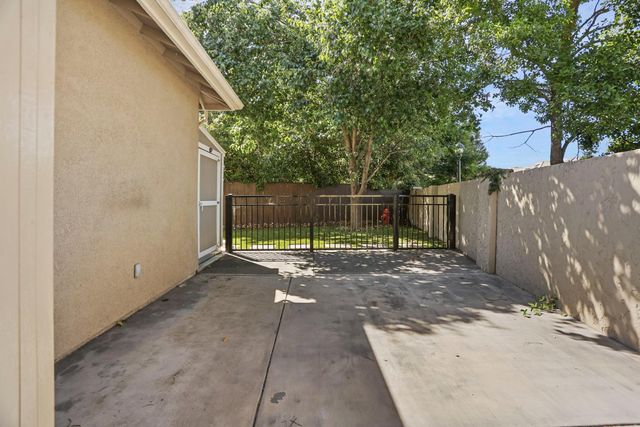 4001 Steamboat Cove Ln, Stockton, CA 95219