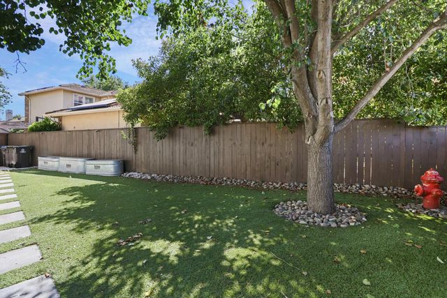 4001 Steamboat Cove Ln, Stockton, CA 95219