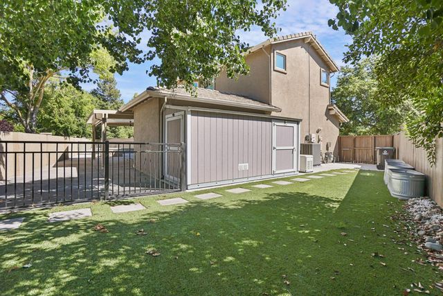 4001 Steamboat Cove Ln, Stockton, CA 95219