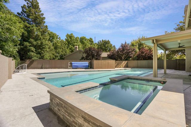 4001 Steamboat Cove Ln, Stockton, CA 95219