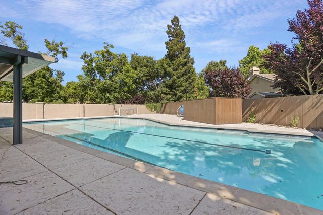 4001 Steamboat Cove Ln, Stockton, CA 95219