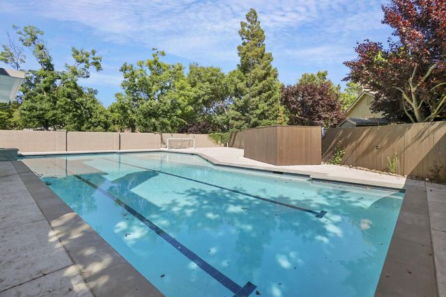 4001 Steamboat Cove Ln, Stockton, CA 95219