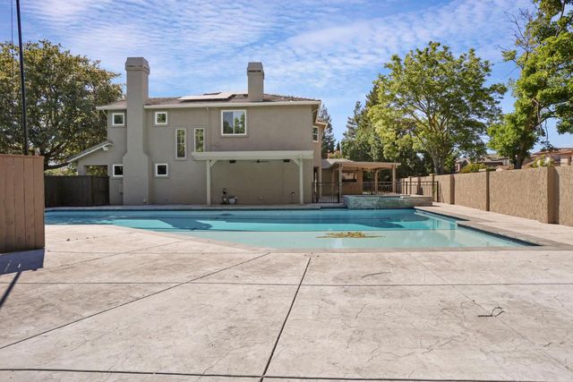 4001 Steamboat Cove Ln, Stockton, CA 95219