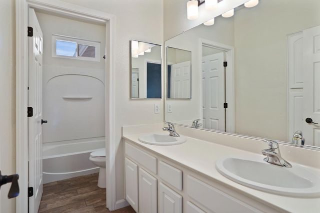 4001 Steamboat Cove Ln, Stockton, CA 95219
