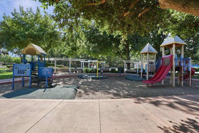 4001 Steamboat Cove Ln, Stockton, CA 95219