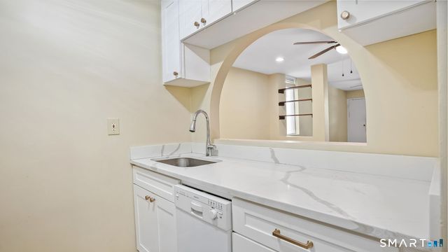 25 Ellsworth Street 6, Bridgeport, CT 06605