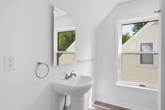 5544 32nd Avenue S, Minneapolis, MN 55417