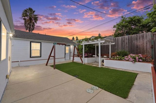 1432 Fifth Avenue, Belmont, CA 94002