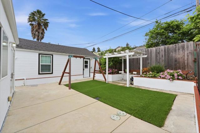 1432 Fifth Avenue, Belmont, CA 94002