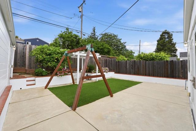 1432 Fifth Avenue, Belmont, CA 94002