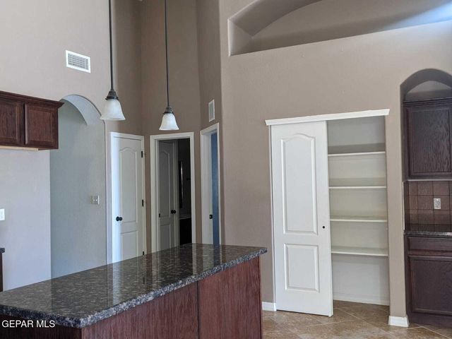 14657 SPANISH POINT Drive, El Paso, TX 79938