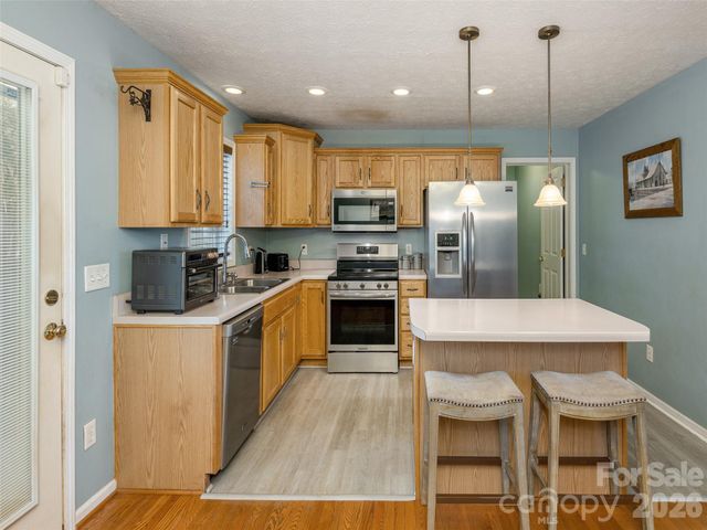 5 Pottery Terrace Trail, Flat Rock, NC 28731