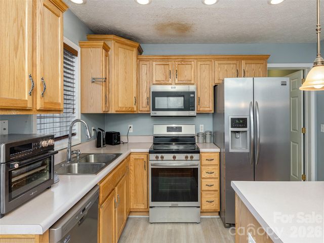 5 Pottery Terrace Trail, Flat Rock, NC 28731