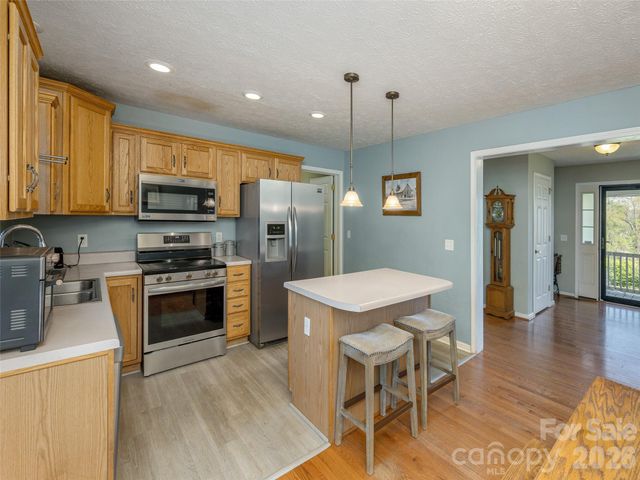 5 Pottery Terrace Trail, Flat Rock, NC 28731