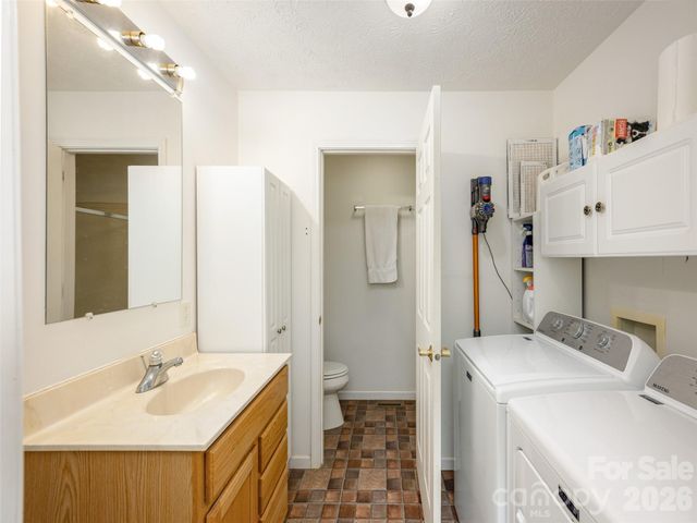 5 Pottery Terrace Trail, Flat Rock, NC 28731