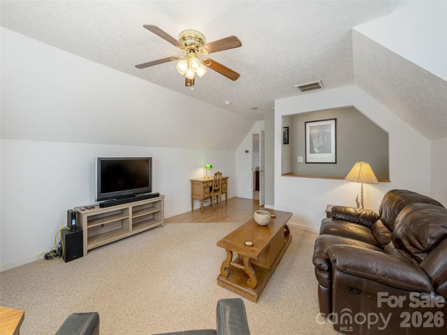 5 Pottery Terrace Trail, Flat Rock, NC 28731