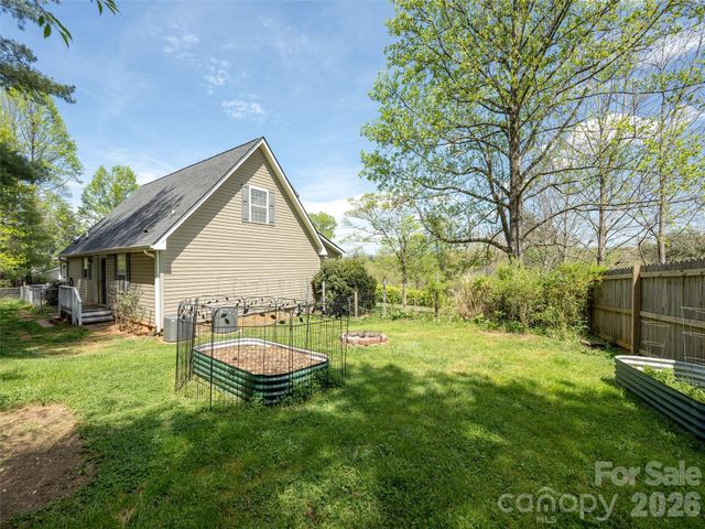 5 Pottery Terrace Trail, Flat Rock, NC 28731