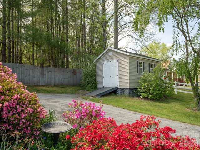 5 Pottery Terrace Trail, Flat Rock, NC 28731