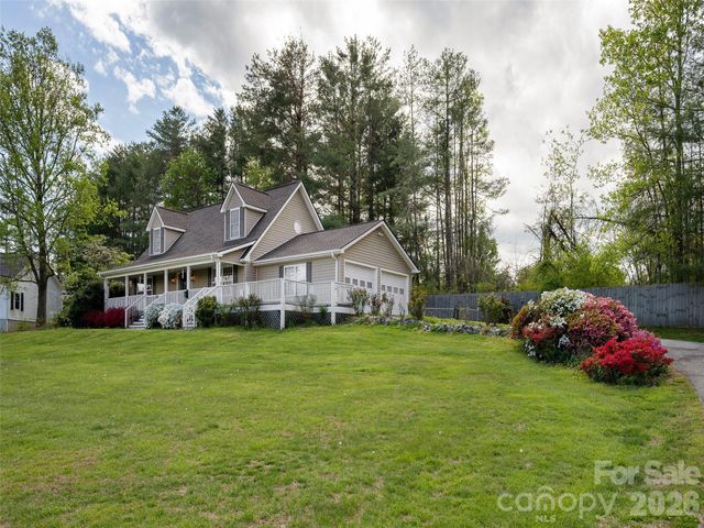 5 Pottery Terrace Trail, Flat Rock, NC 28731