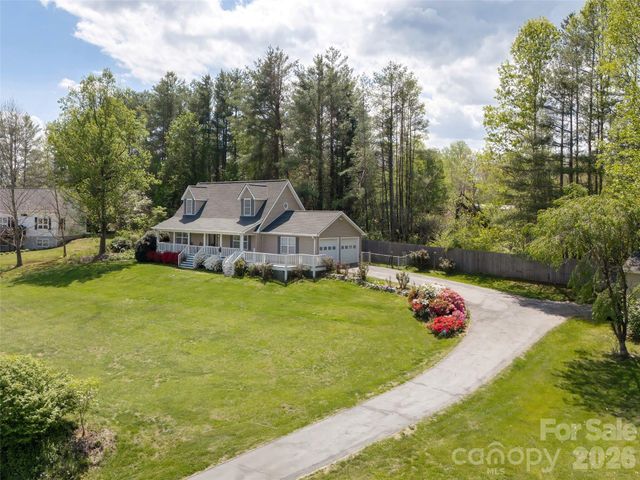 5 Pottery Terrace Trail, Flat Rock, NC 28731