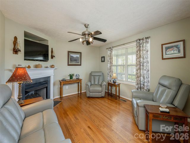 5 Pottery Terrace Trail, Flat Rock, NC 28731