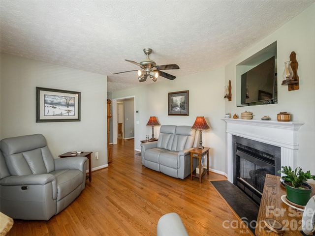 5 Pottery Terrace Trail, Flat Rock, NC 28731