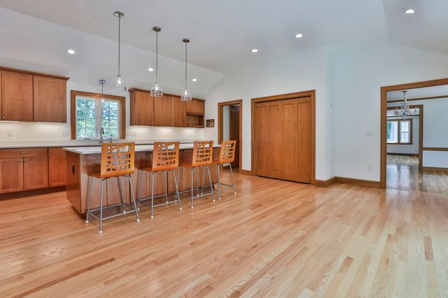 28 Beverlee Drive, Nashua, NH 03064