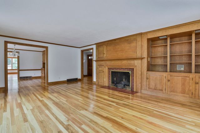 28 Beverlee Drive, Nashua, NH 03064